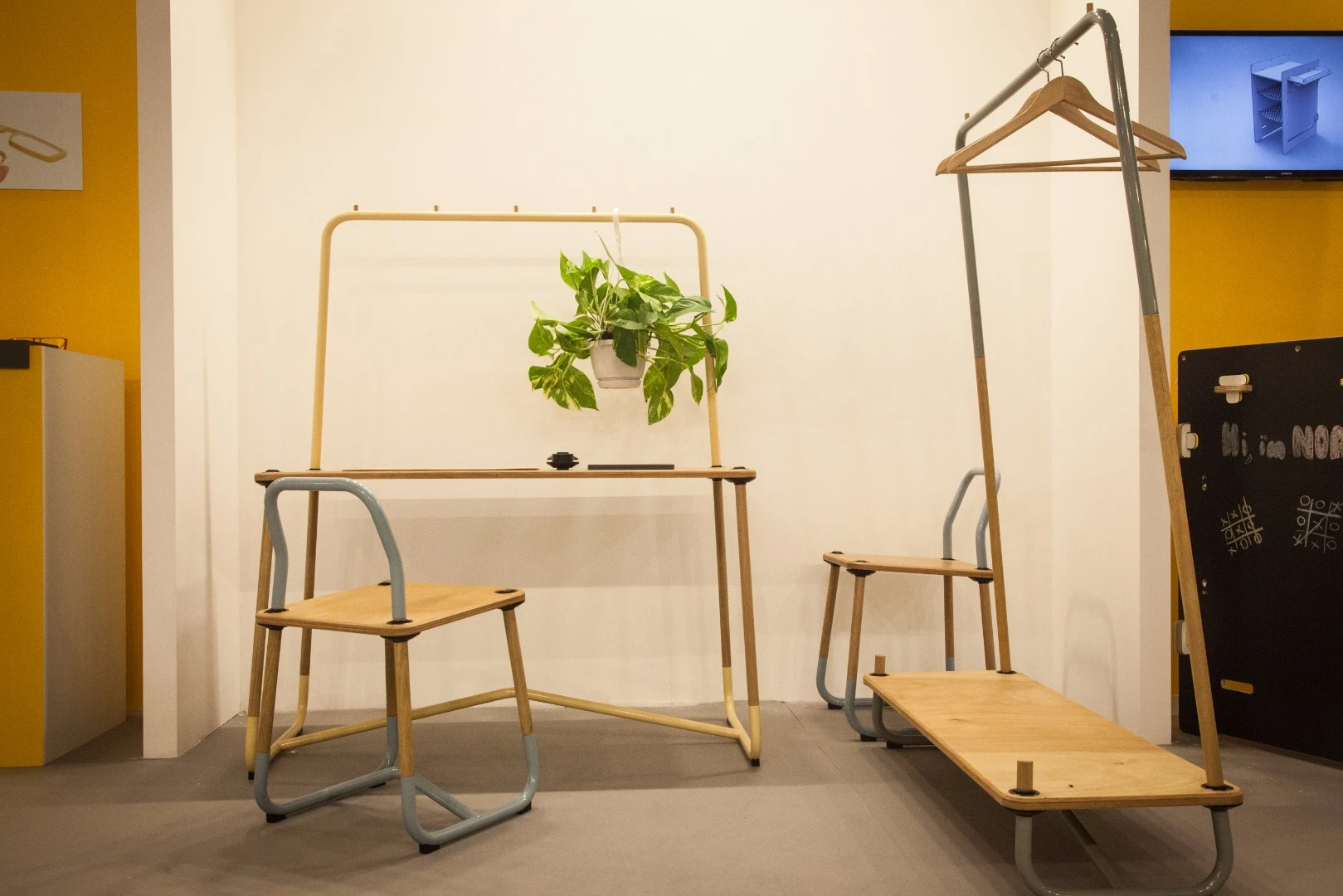 Global Grad Show: MOS is a system of modular furniture that can be assembled free of glues and fixings. By Isaac Francis from RMIT, Melbourne