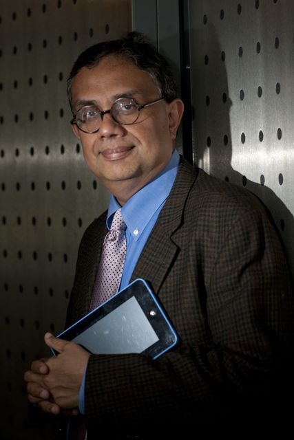 I-slate creator Krishna Palem, with his computer (Photo: Jeff Fitlow/Rice University)