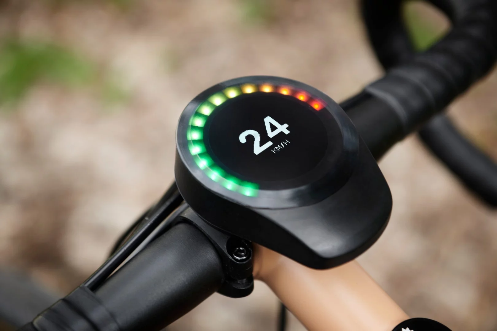 The SmartHalo 2 can display fitness metrics and ride data on its OLED display