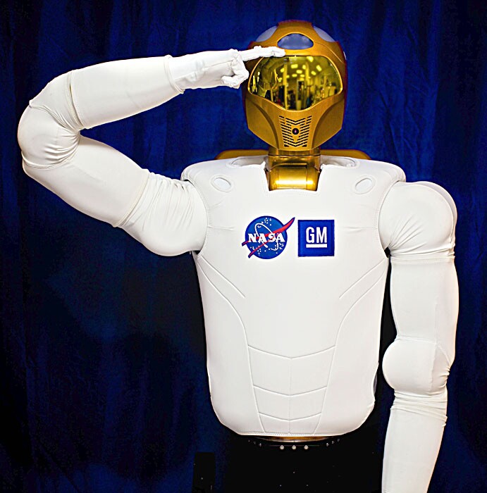 R2 gives a salute (Photo: NASA)