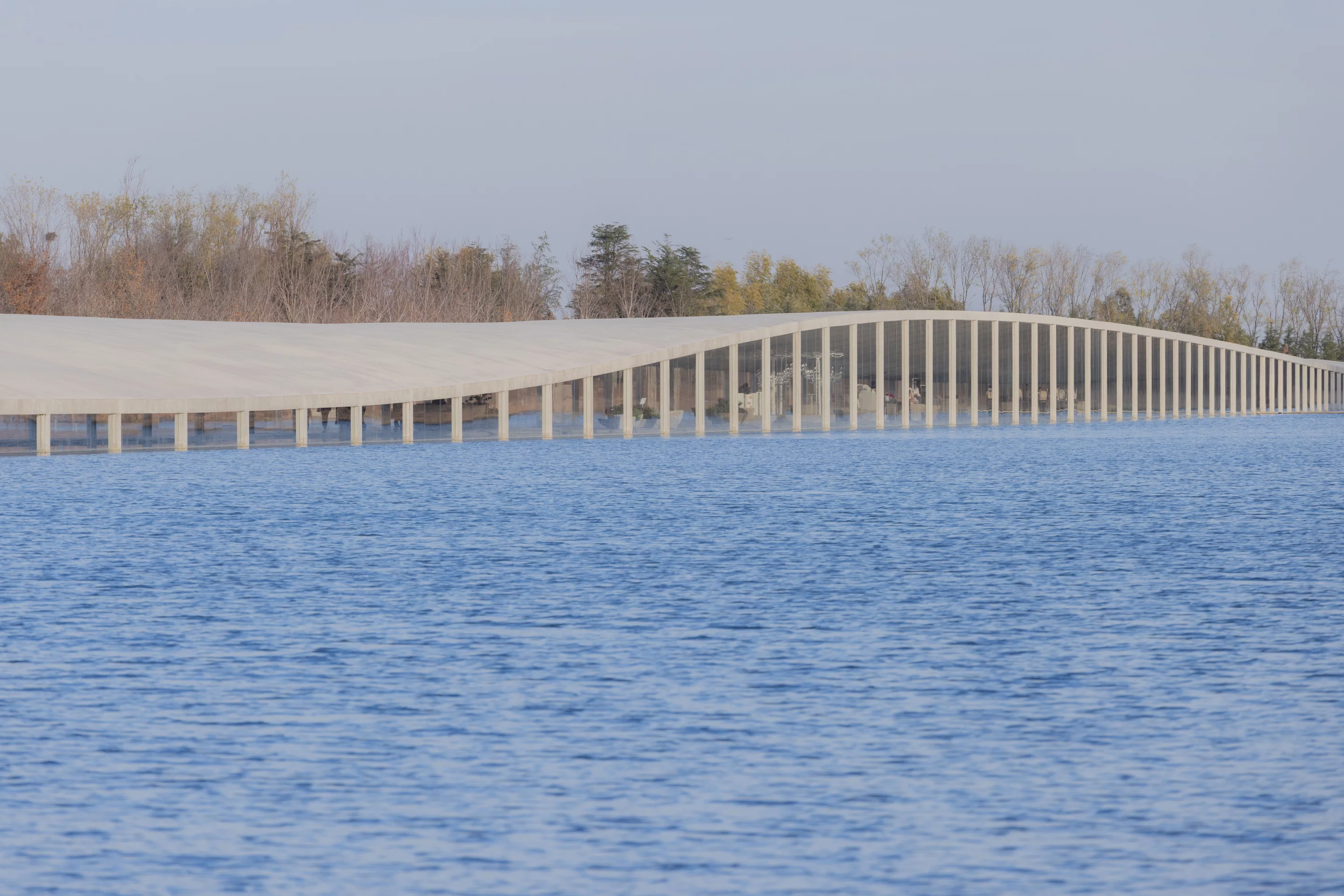 The Zaishui Art Museum primarily consists of steel reinforced concrete and glazing