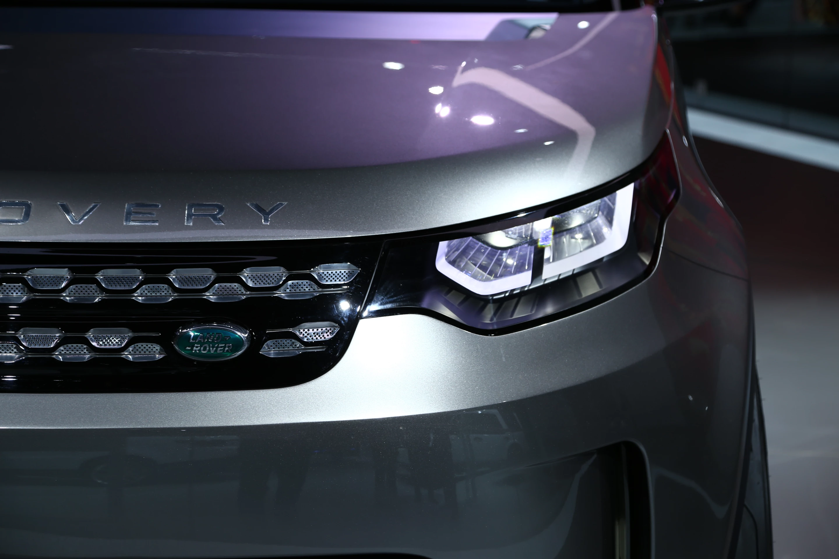 The Land Rover Discovery Vision concept on display at the 2014 New York Auto Show (Photo: Angus MacKenzie/Gizmag.com)
