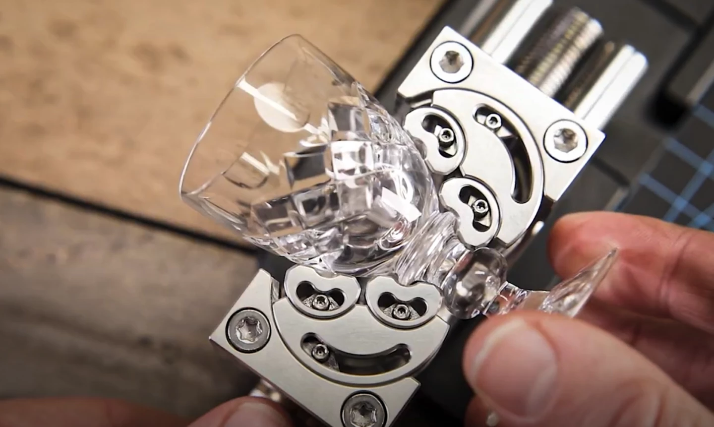 The MetMo Fractal Vise pays homage to an ingenious idea from a 1922 patent