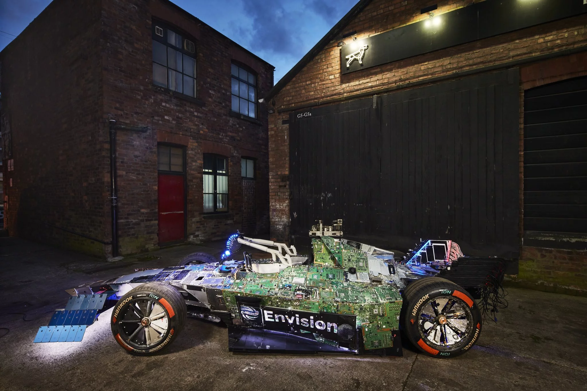 The motherboards and outer casings of laptops and computers were used for the main section