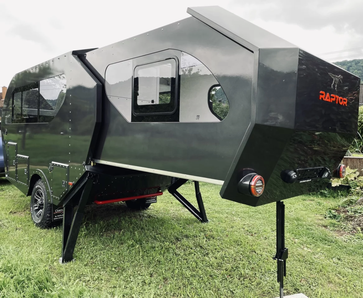 Hunter Nature's pull-out extension includes dual skylights and side windows for wide views from bed