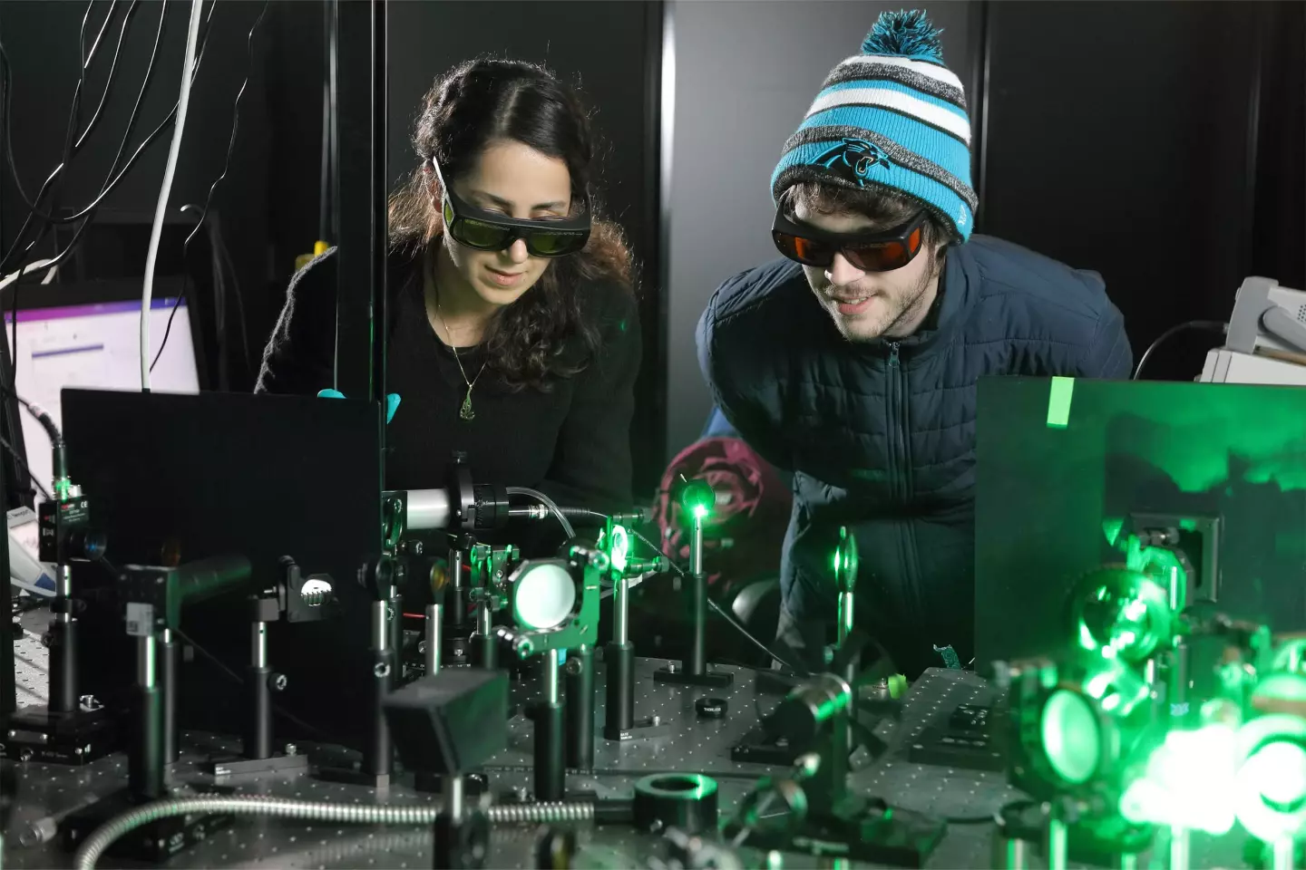 Laser apparatus used to generate the plasma