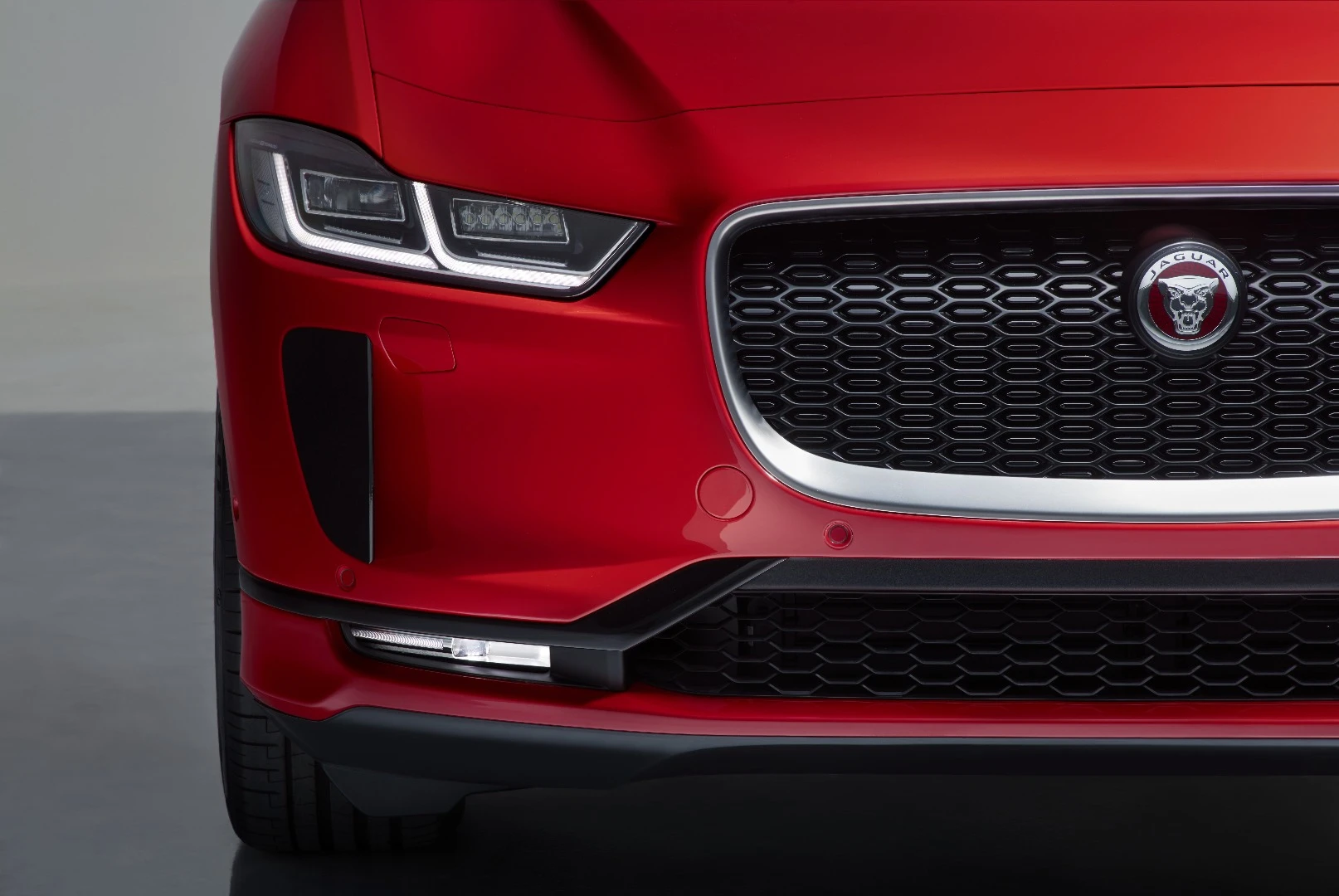 As the first all-electric production vehicle from the luxury automaker, the Jaguar I-Pace boasts some specs that will rival some long-range electric cars