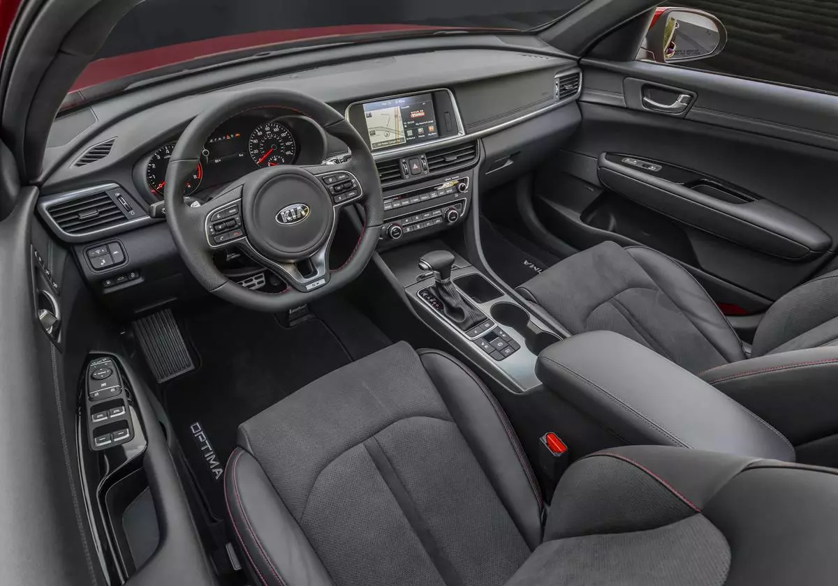 The added height and girth for the Optima have definitely paid off in terms of roominess inside the car