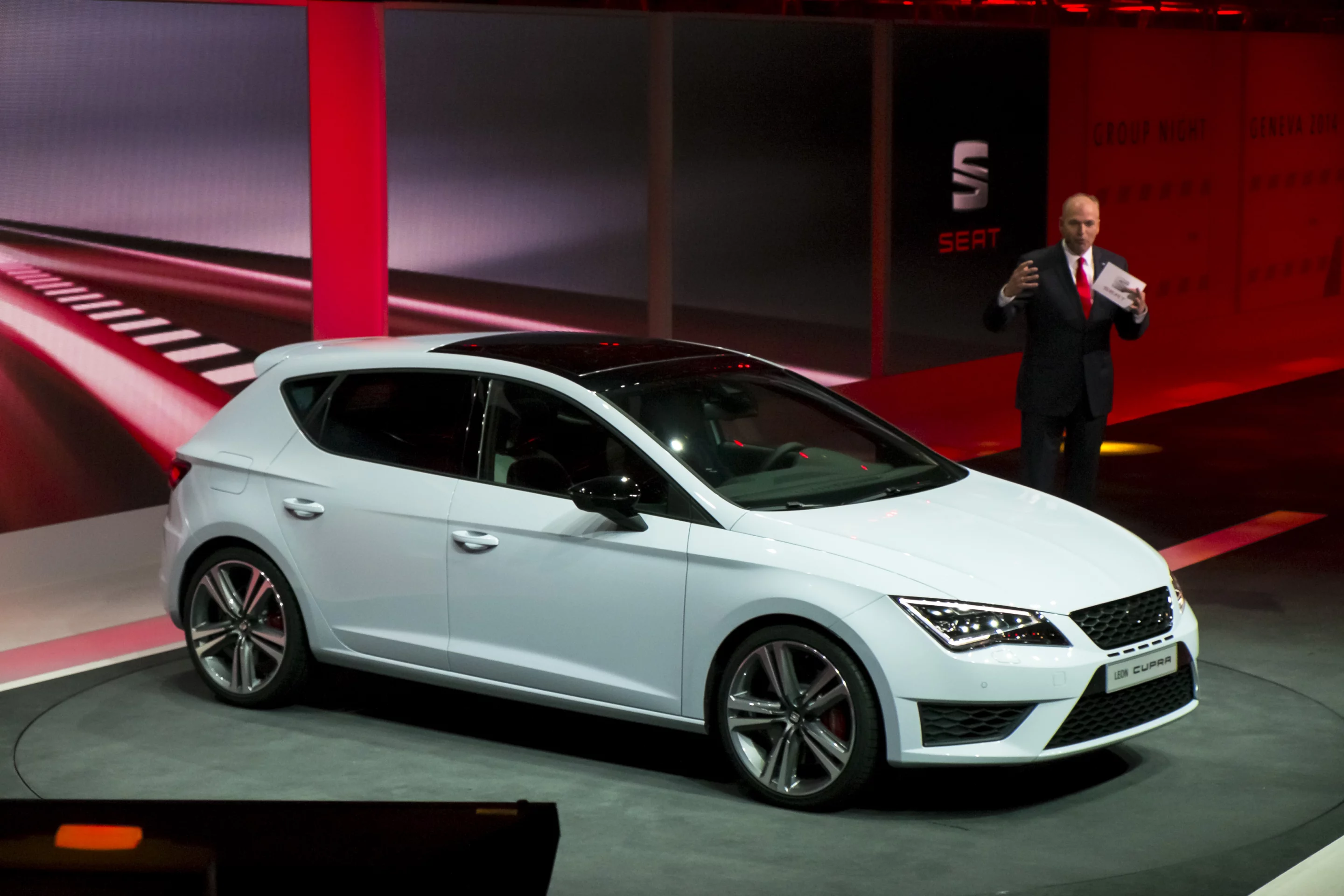 The car used to set the astonishing 7:58.4 lap time was a production-specification SEAT Leon Cupra 280 DSG, equipped with an optional Performance Pack that includes Brembo high-performance brakes, 19-inch alloy wheels and Michelin Pilot Sport Cup 2 tyres.