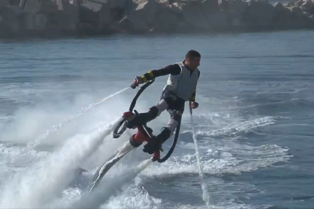 Zapata S Outrageous Us 6 600 Flyboard Aquaman Meets Iron Man