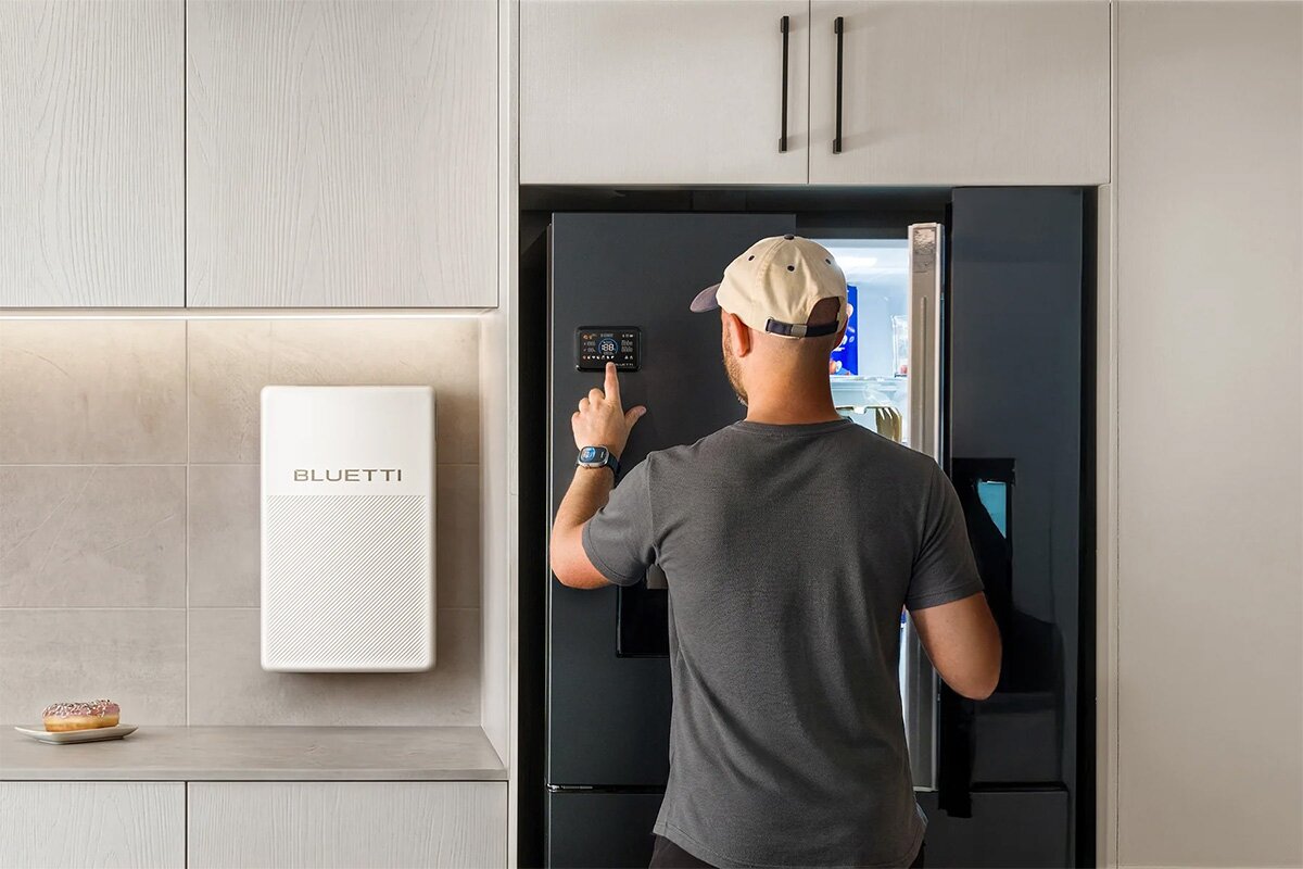 Surprisingly slim battery powers your fridge during hours-long outages