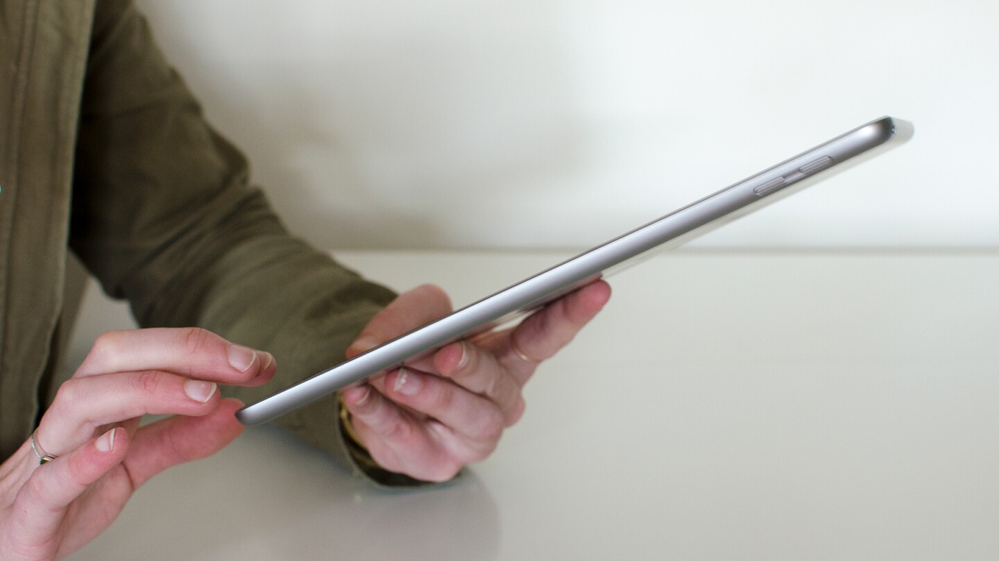 iPad (2017) isn't the thinnest, but that's OK
