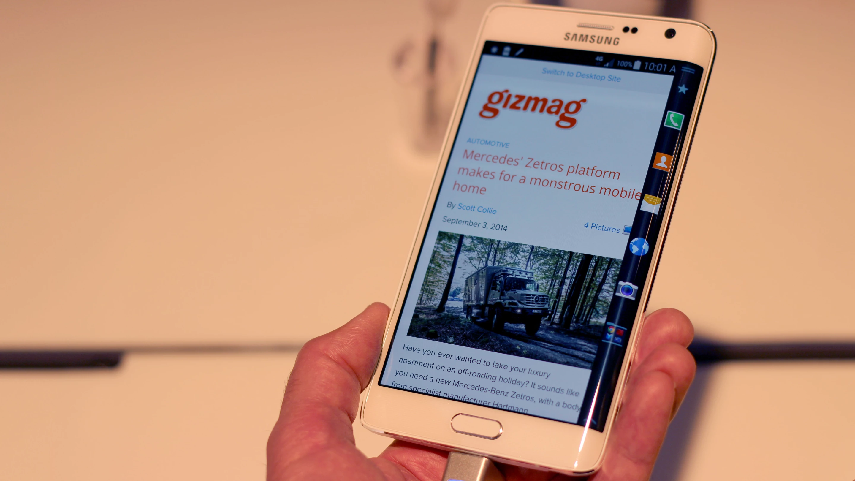 Galaxy Note Edge (Photo: Will Shanklin/Gizmag.com)