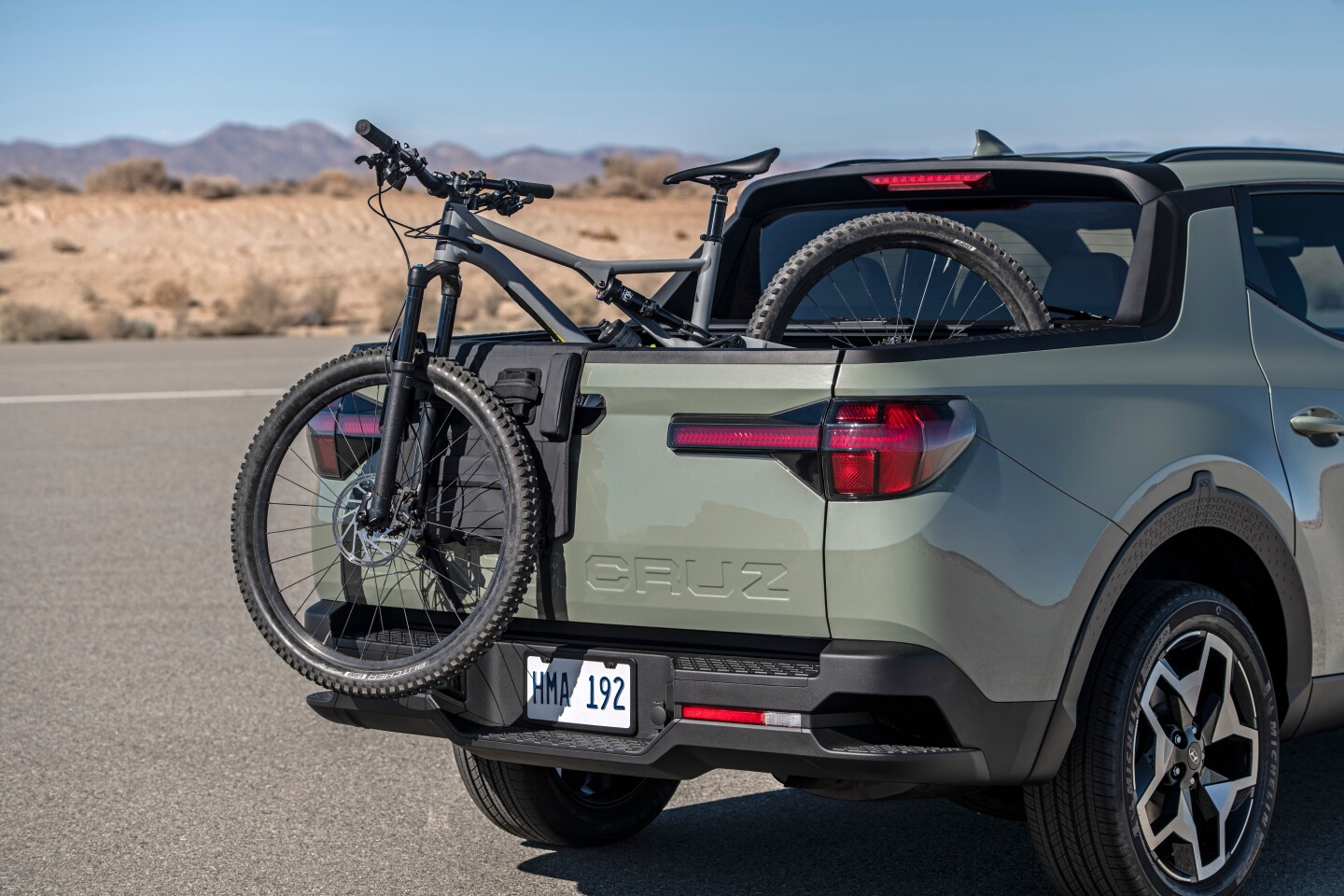 The 2022 Santa Cruz is small and its bed is too, as illustrated here