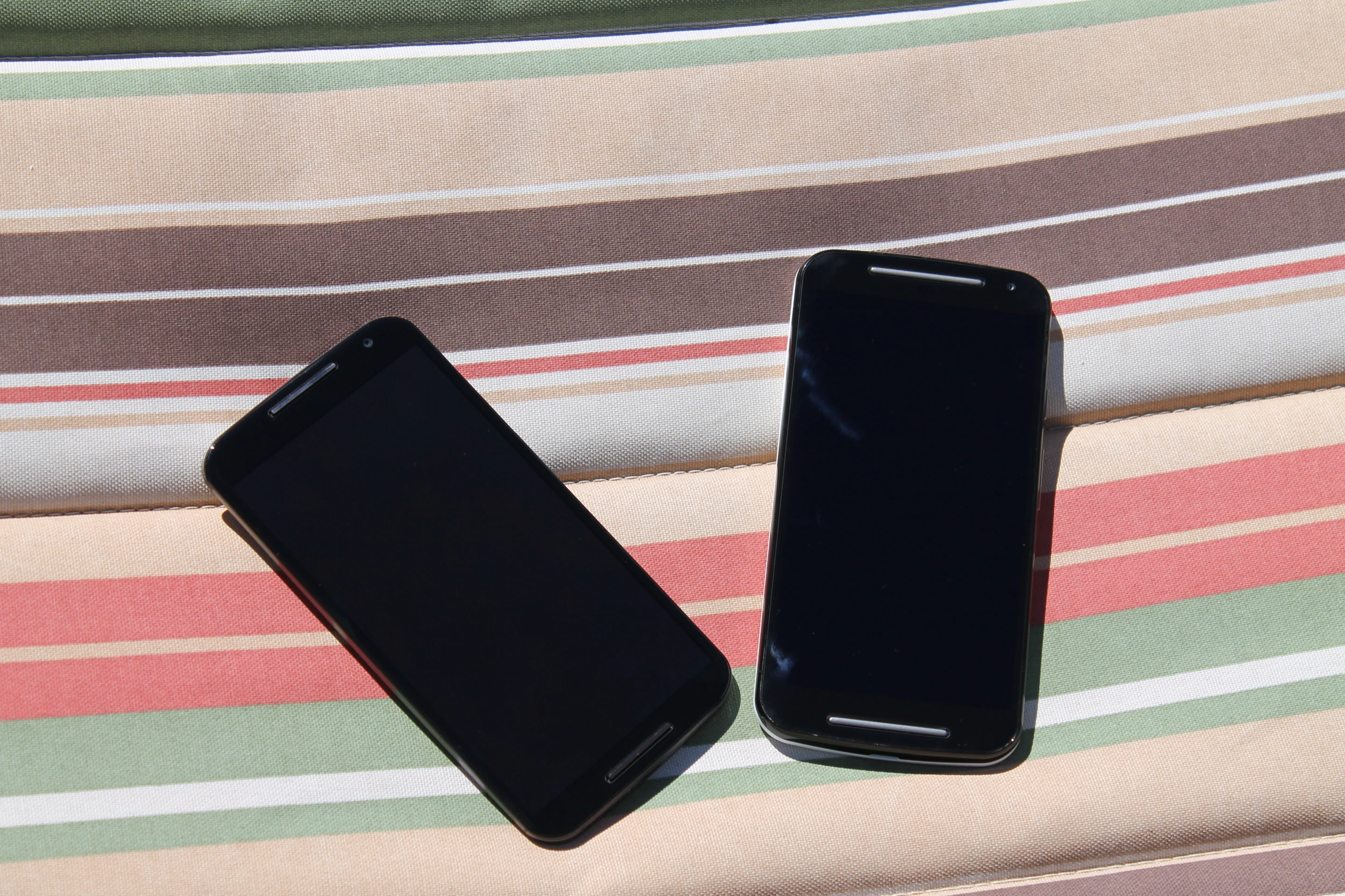 The 2nd generation Moto G and Moto X (right)(Photo credit: Eric Mack / Gizmag)