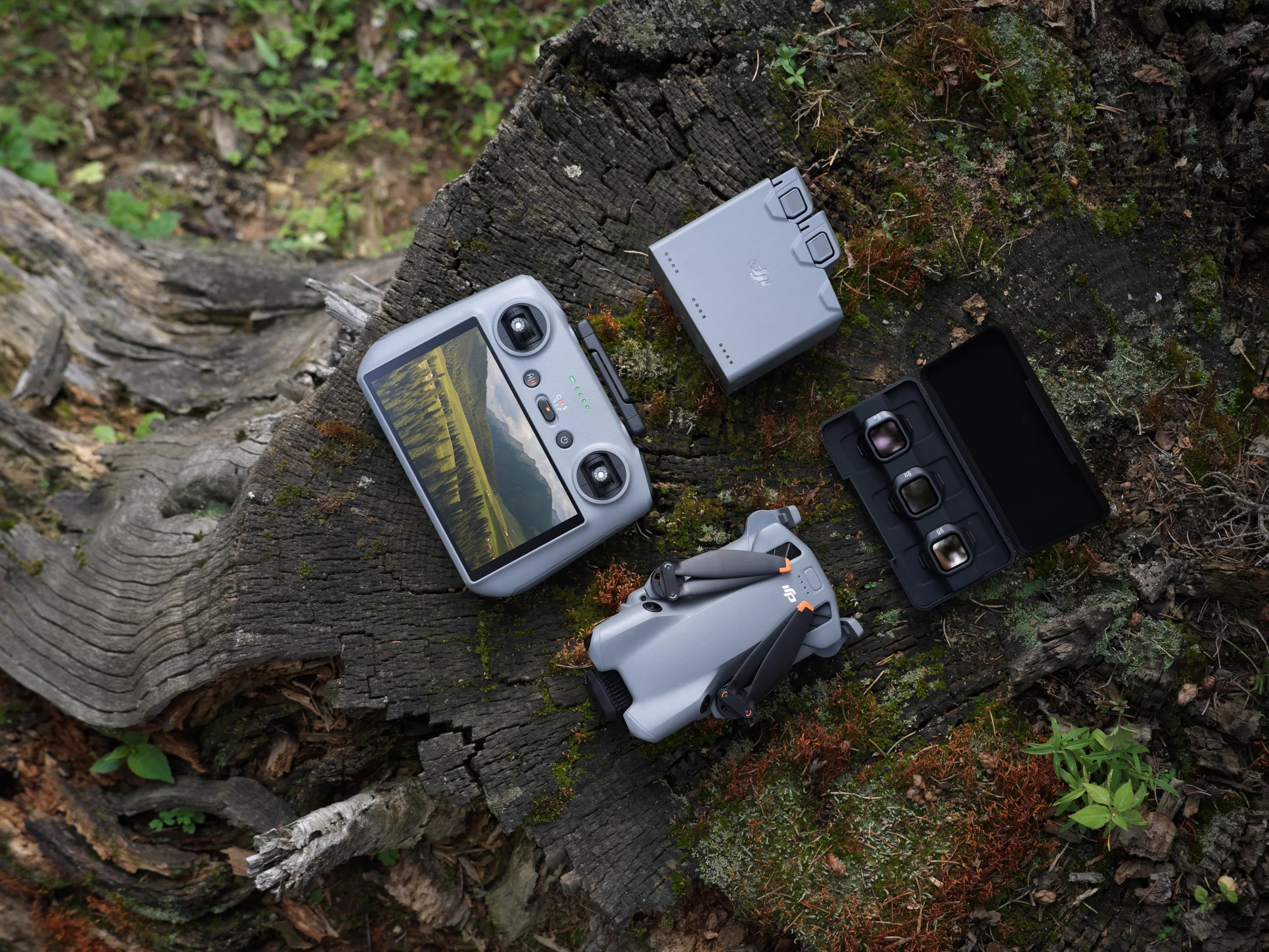 The Mini 5 Pro is available with a range of accessories