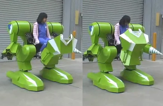 The Kidswalker NT features a new protected cockpit that folds up and down
