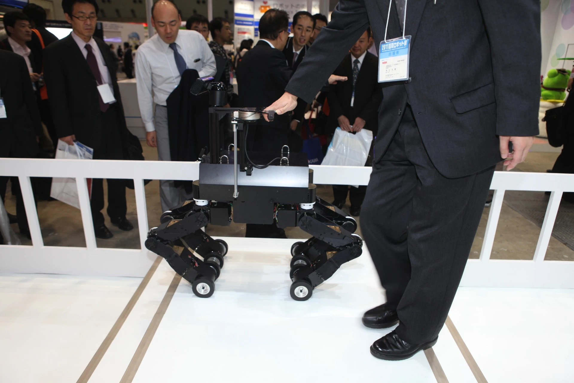 The NSK robot guide dog (Photo: gizmag.com)