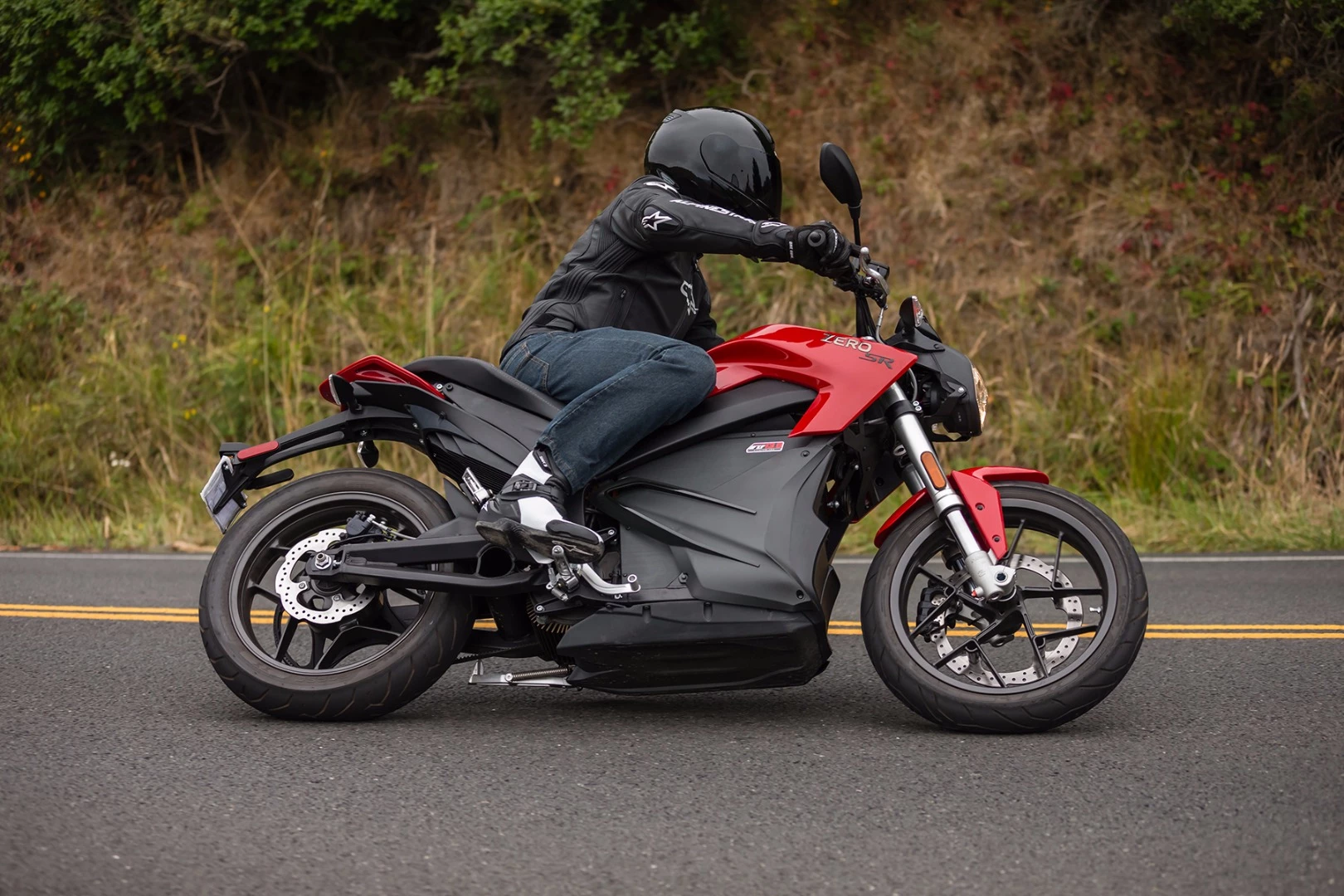 2016 Zero SR: slightly improved range, US$1350 price drop and an improved cooling system that allows more hard riding without thermal cutout