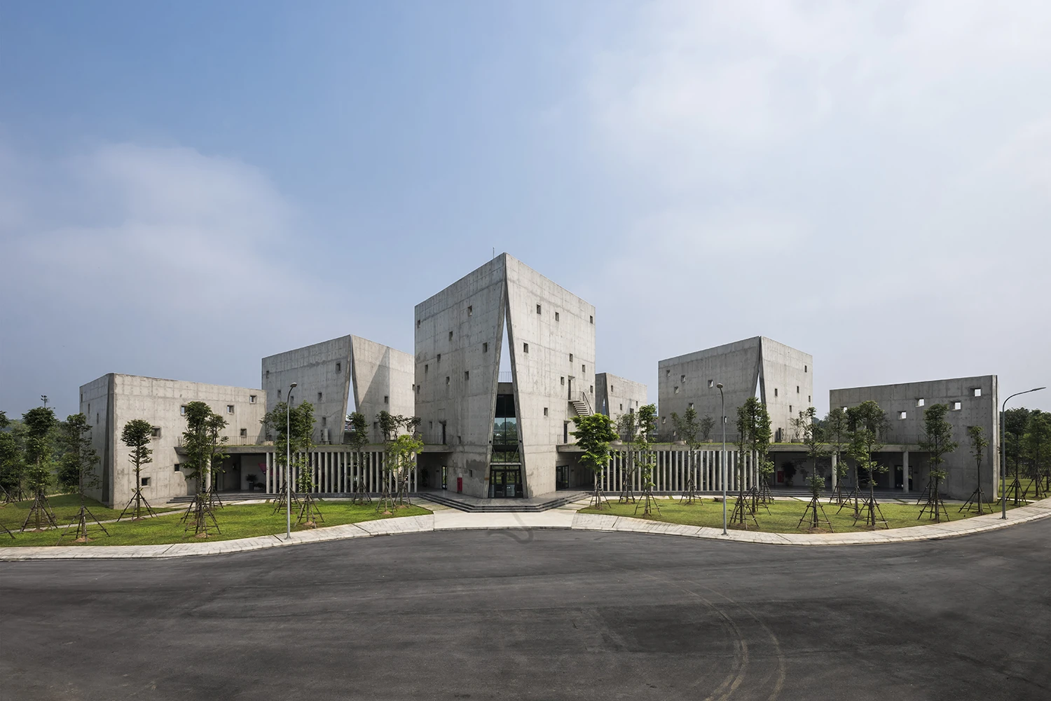 The Viettel Offsite Studio measures 1,427 sq m (roughly 4,680 sq ft)