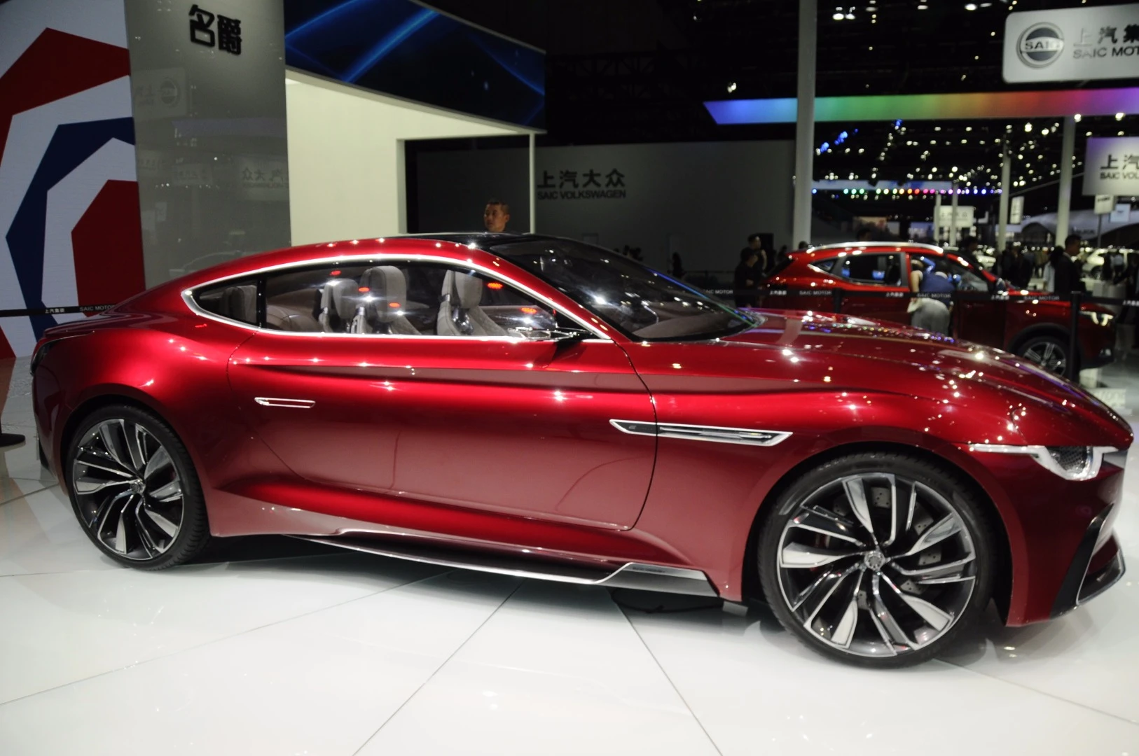 MG debuts the E-motion concept at Auto Shanghai 2017