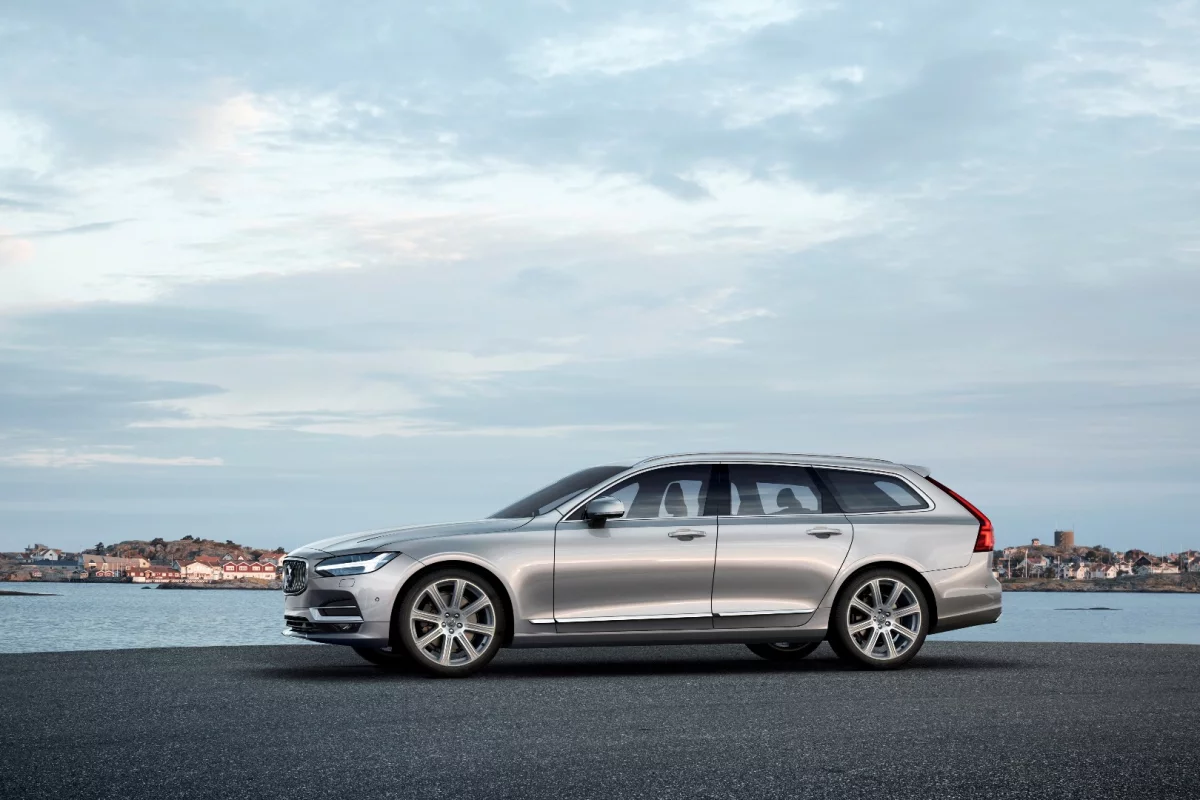 The V90 will be available with a hybrid powertrain, but expect plenty of buyers to go for the long-legged diesel