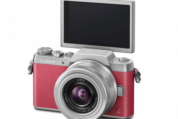 The Panasonic Lumix GF7 is the latest interchangeable lens camera to be marketed on its selfie-friendly credentials