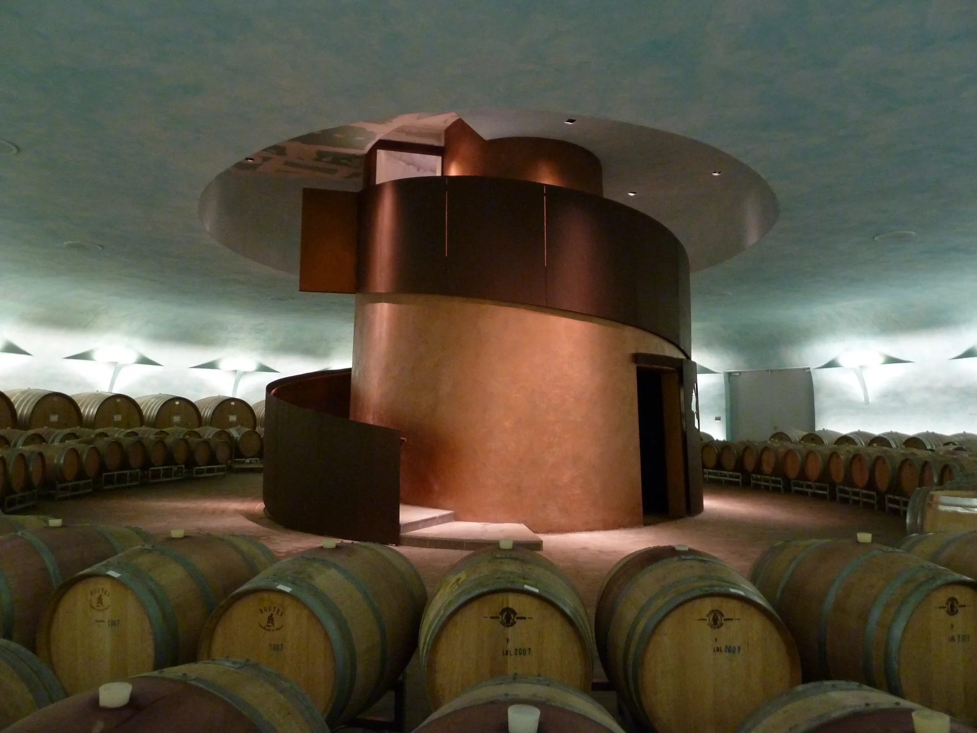The building also features a wine cellar that reaches 10 meters underground
