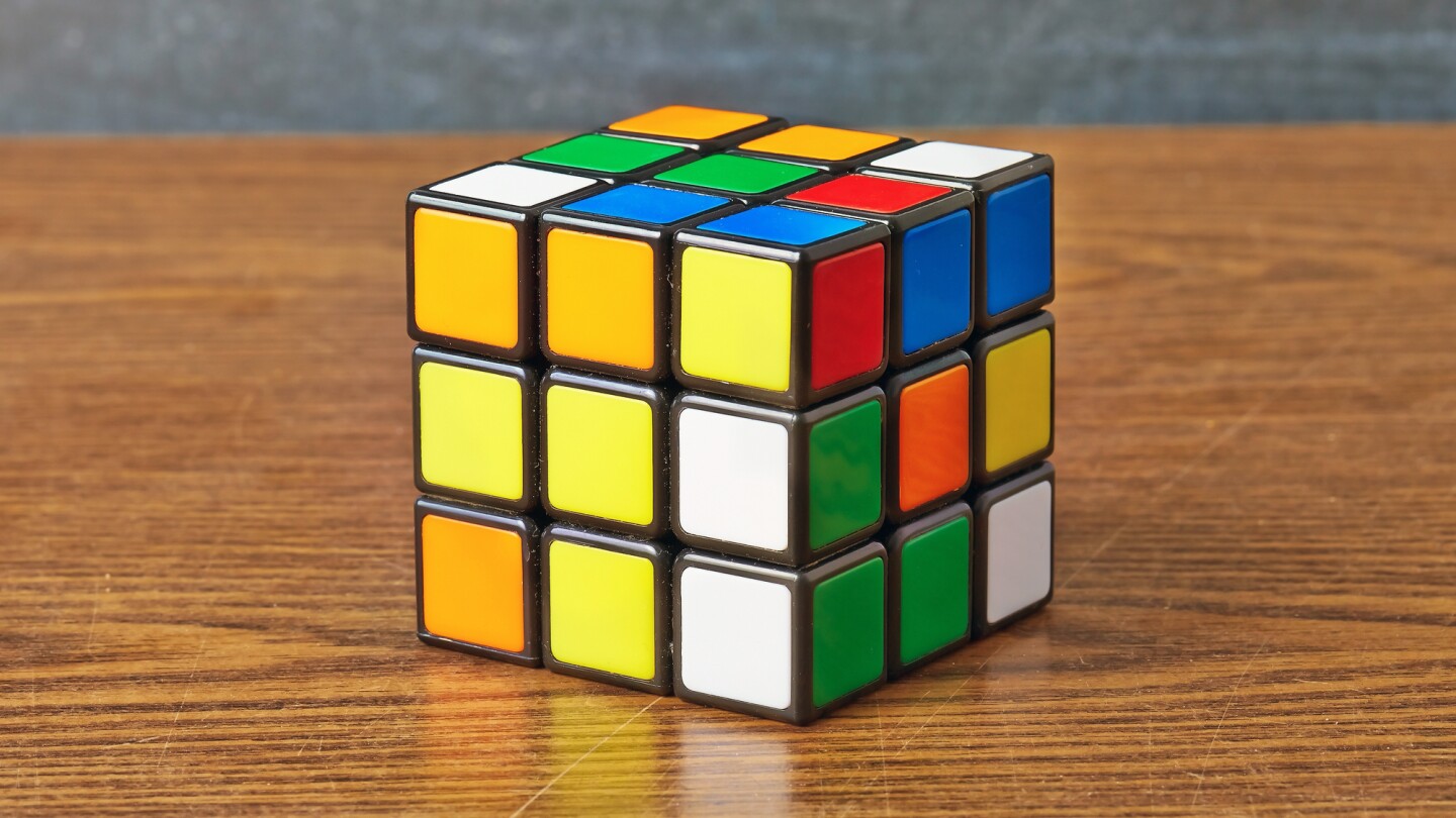 A robot that normally makes appliance motors has broken the world speed record for solving Rubik's Cube