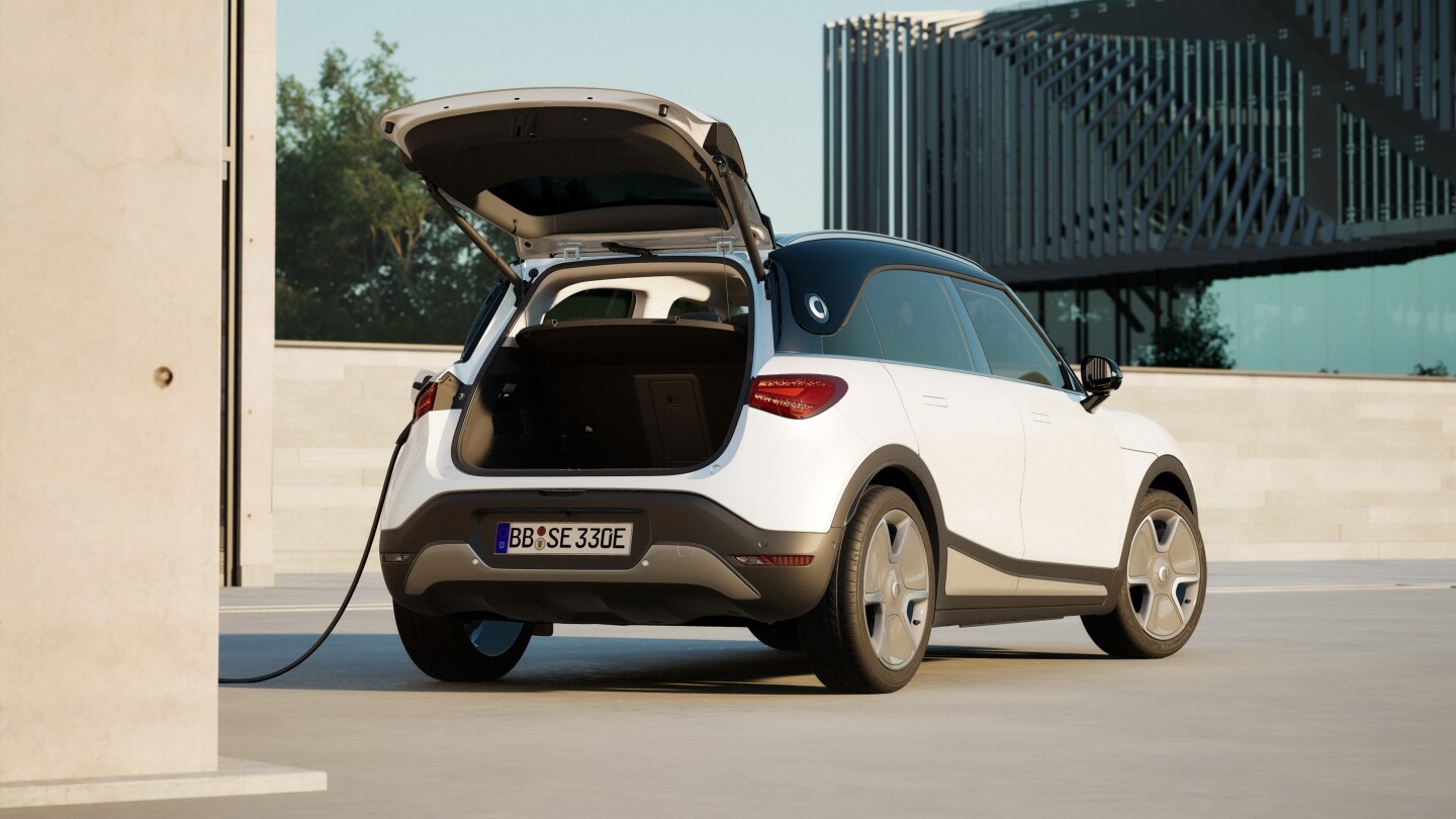 The Smart #1 Pro compact electric crossover features a 49-kWh LPO battery for a WLTP range of 310 km