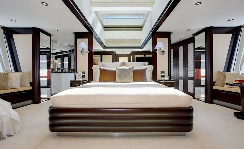 M/Y Helix bedroom