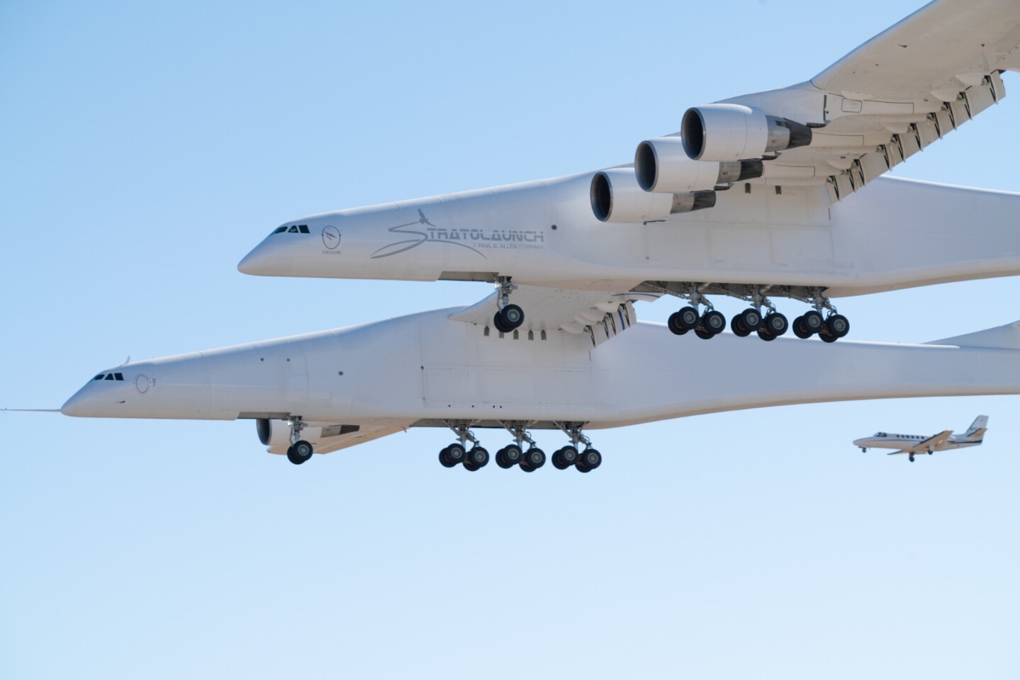 The Stratolaunch has twin hulls