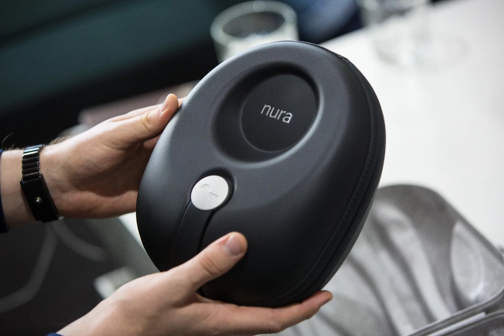 Nuraphones: beautiful magnet-lock carry case