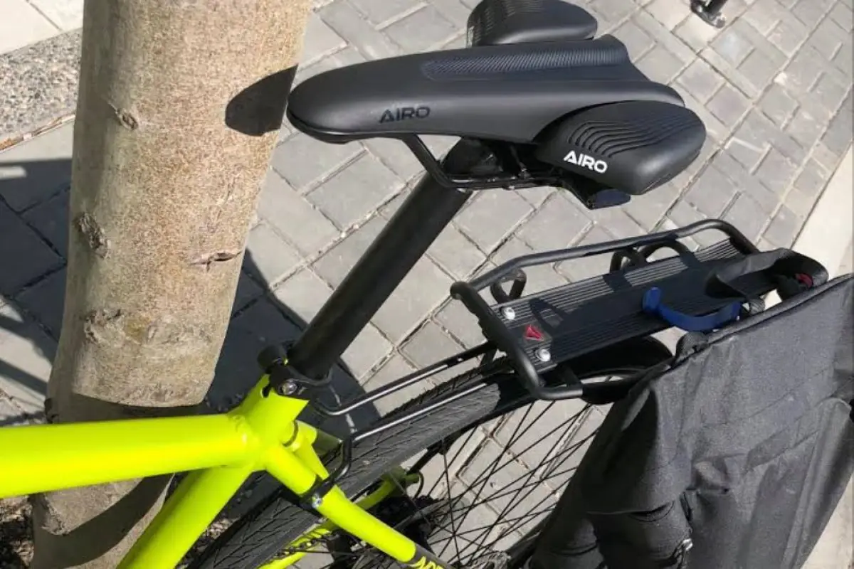 The Airo Bike Seat features pivoting outrigger Wing-Springs