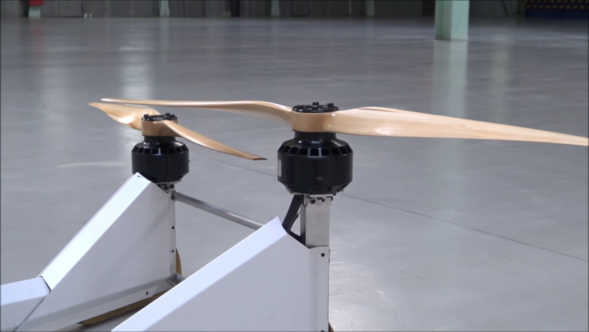 The Hoversurf Scorpion's large wooden props