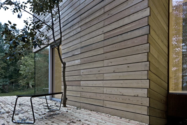 The home’s structure incorporates the use of CNC machined and handcrafted components