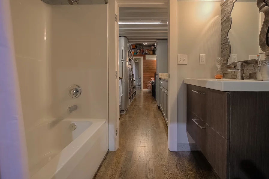 Another shot of the shower/bath