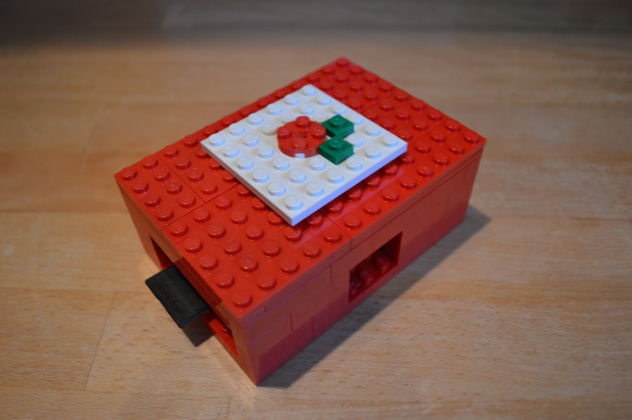Gizmag's Raspberry Pi, in its LEGO case. Finally... (Photo: Gizmag)