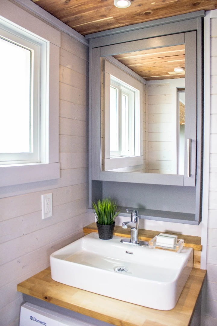 The Aurora's bathroom sink