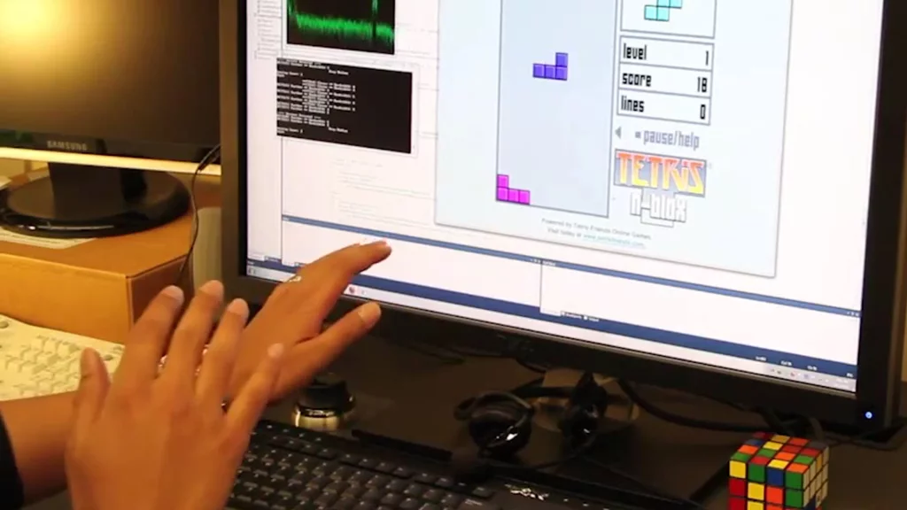 SoundWave is responsive enough to play Tetris using gesture controls