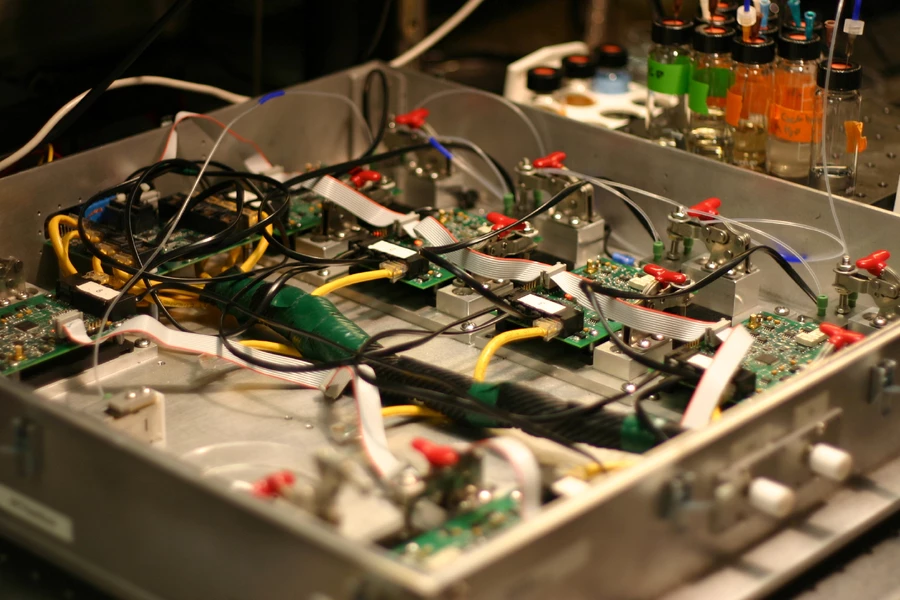 A new type of electronic nose uses machine learning to interpret different scents