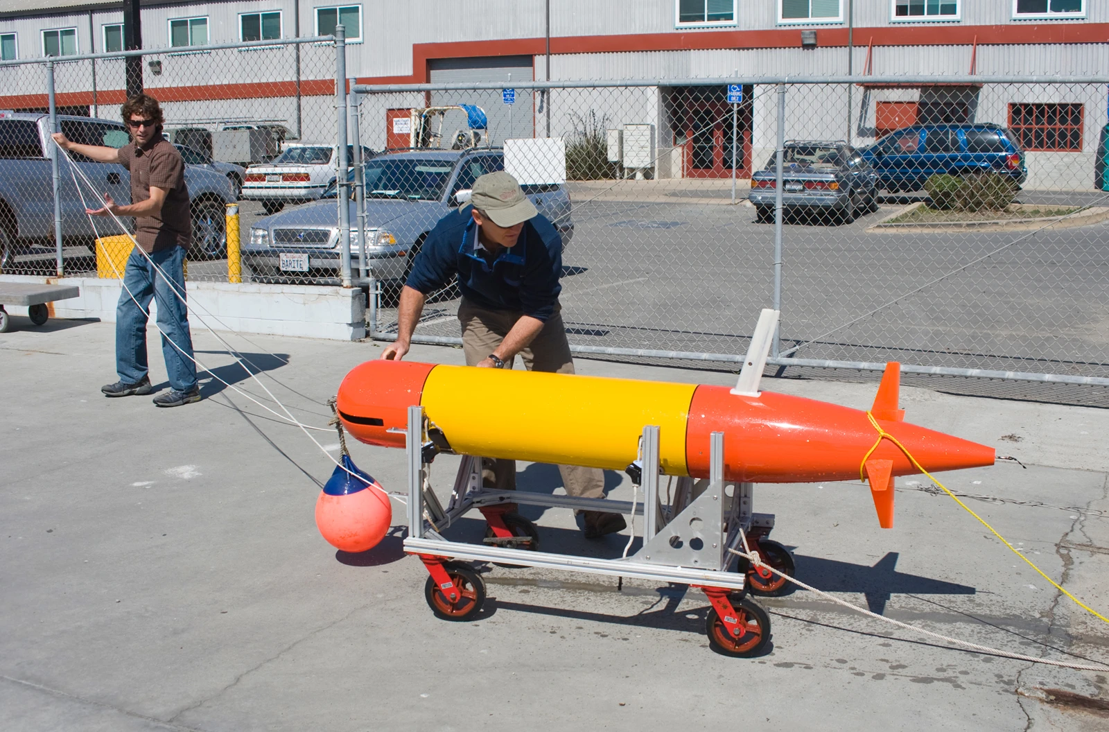 Brian Kieft and Brett Hobson pull Tethys up the boat ramp in Moss Landing Harbor after a test run in Monterey Bay (Image: Todd Walsh copyright 2010 MBARI)