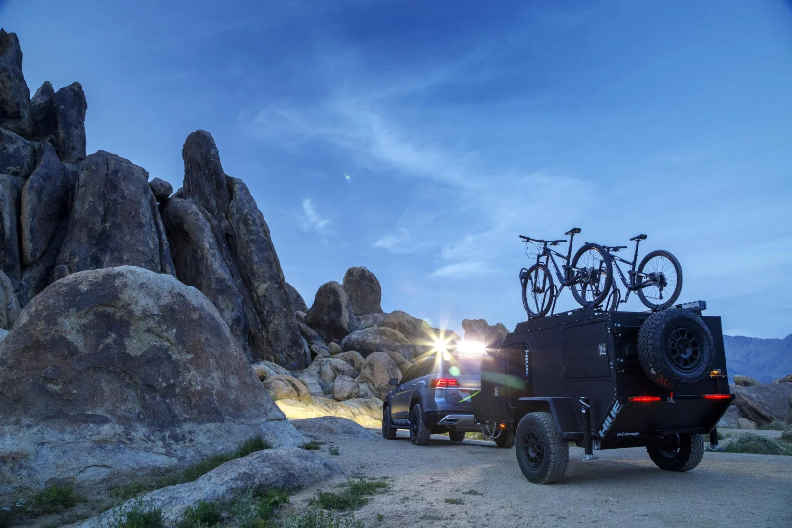 When dusk swoops down quickly, the Atlas Basecamp finishes the journey with the help of off-road lighting