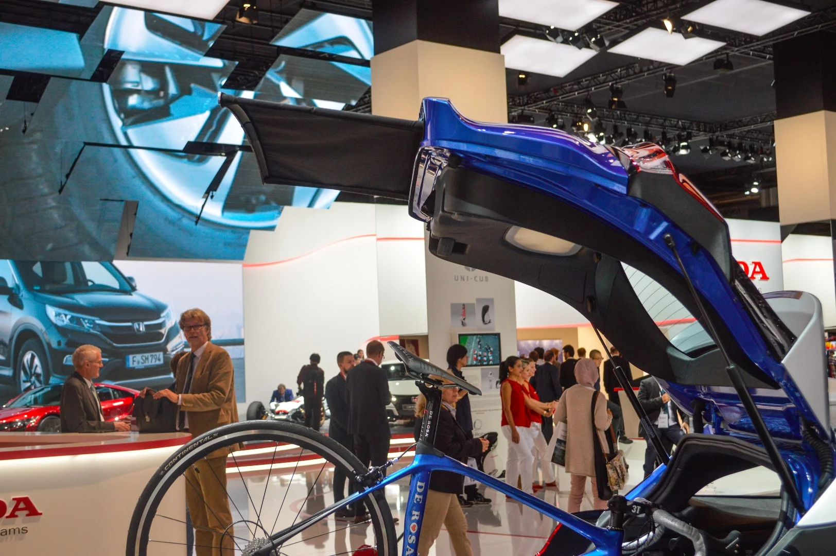 The Active LIfe has a retractable shade to extend the overhead coverage of the tailgate