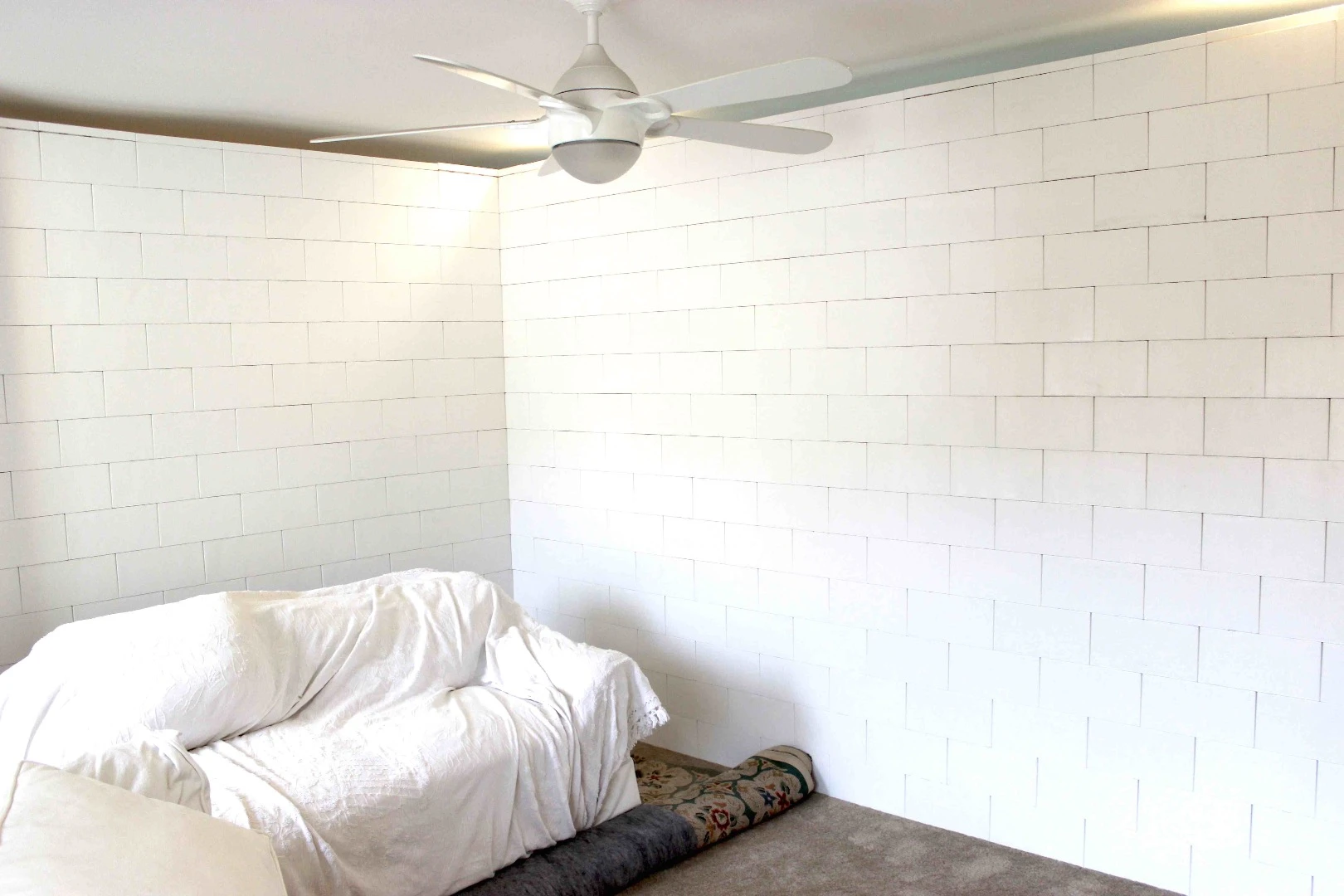 Walls can be reinforced with tubes, steel, or PVC rods