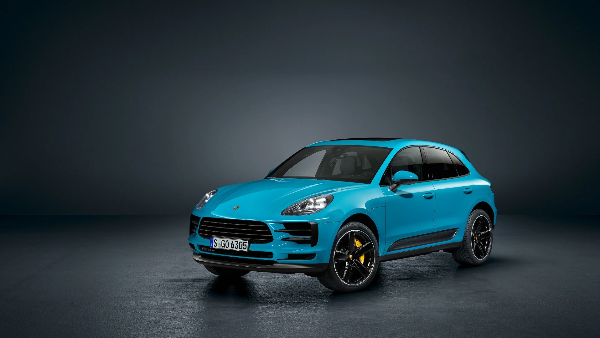 LED lighting on the new Macan is now standard, including headlights