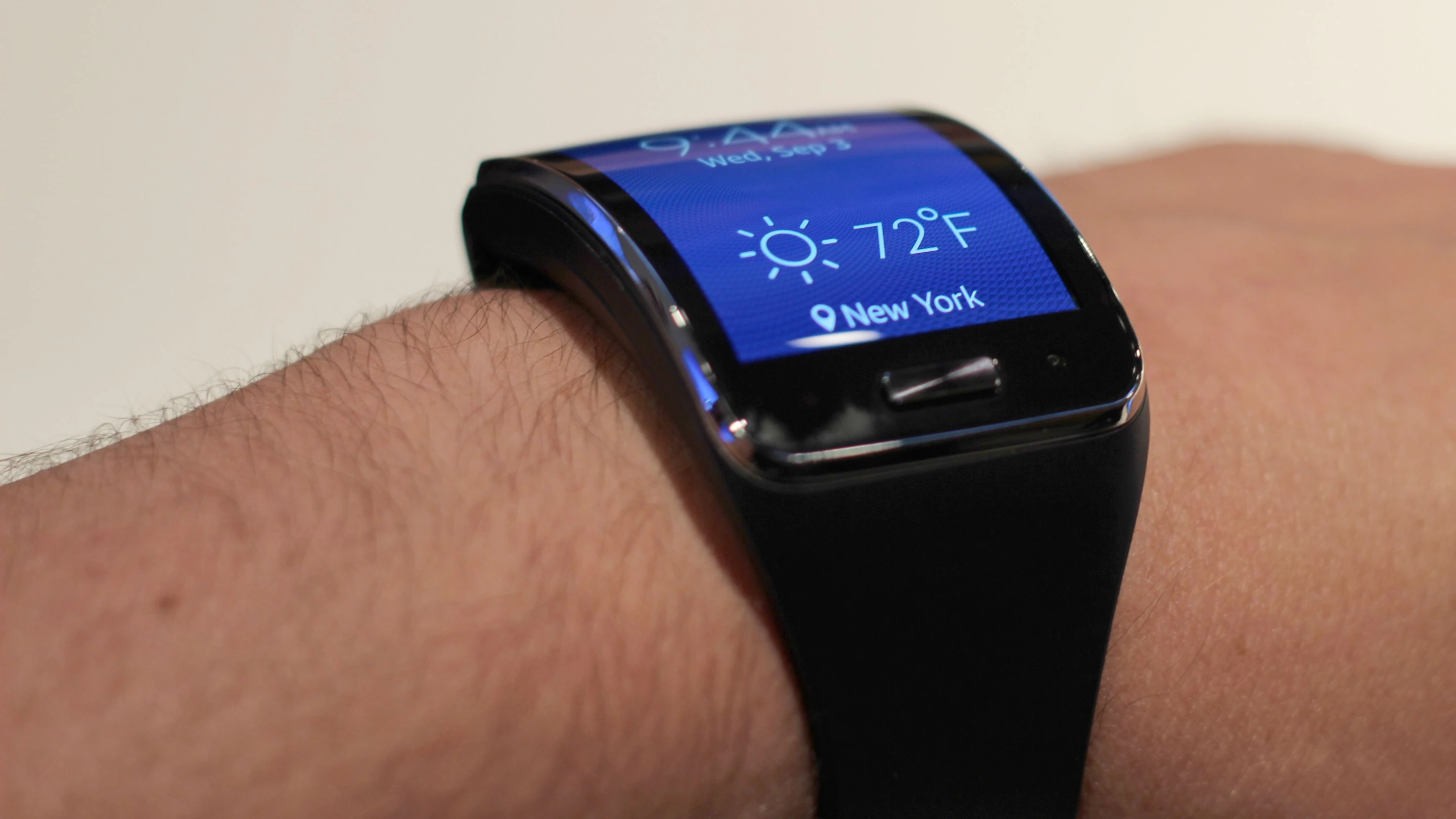 Samsung Gear S (Photo: Will Shanklin/Gizmag.com)