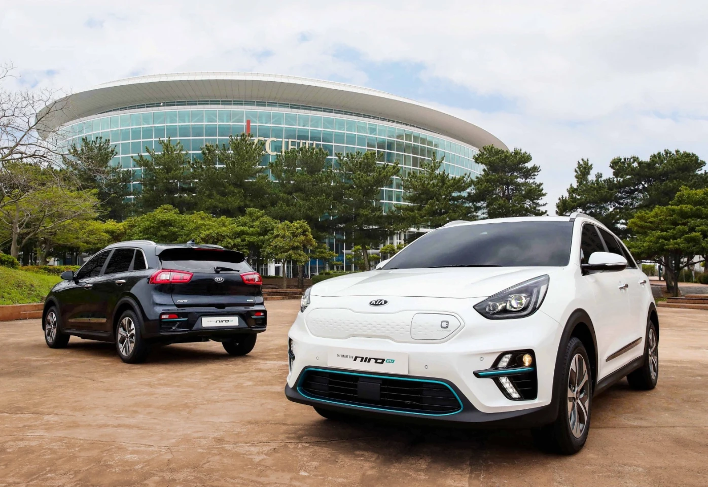 Kia says that the Niro EV will go to production with an electric vehicle powertrain that the company plans to use on more upcoming vehicles