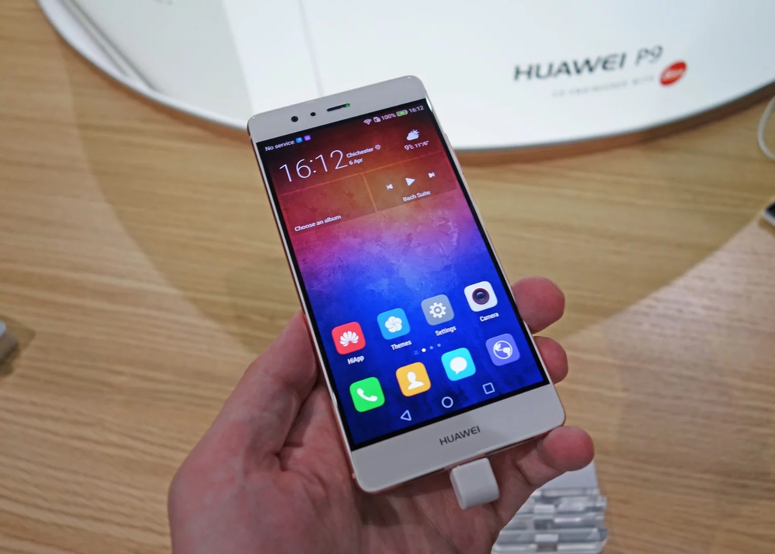 In our hands-on time with the phone we were impressed with its speed and build