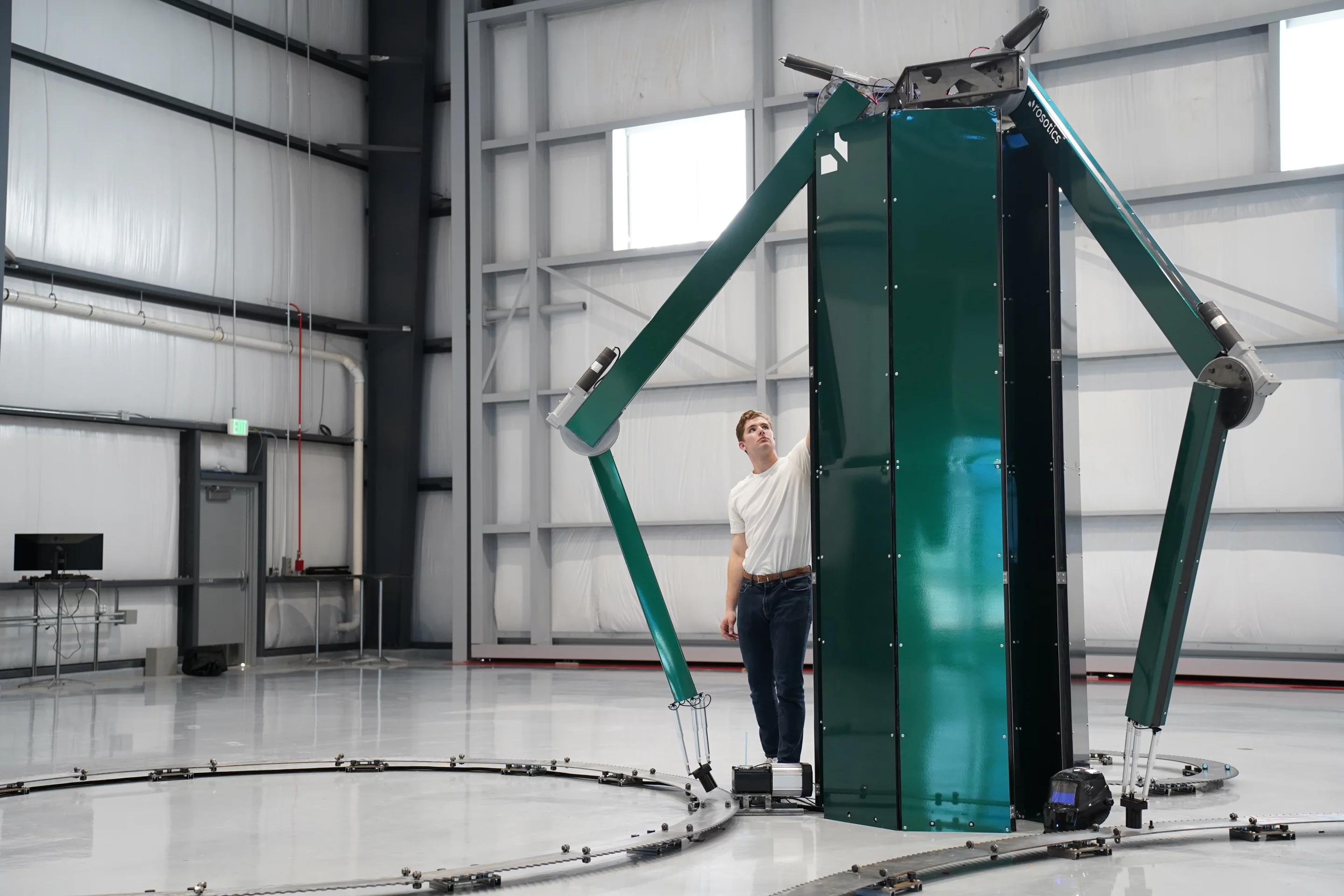 Running in open air, off a regular industrial 240-volt outlet, the Mantis can print structural parts for aerospace clients that were previously near-impossible